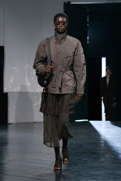 Look 9